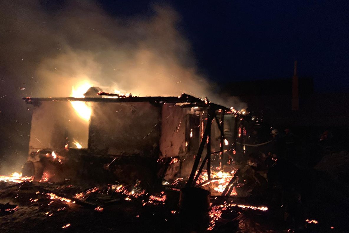 Incendiu la o gospodărie din Crăcăoani (FOTO)