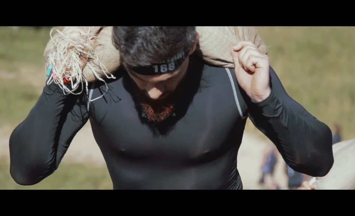 Incendiu la o hală industrială din Viișoara (FOTO-VIDEO)