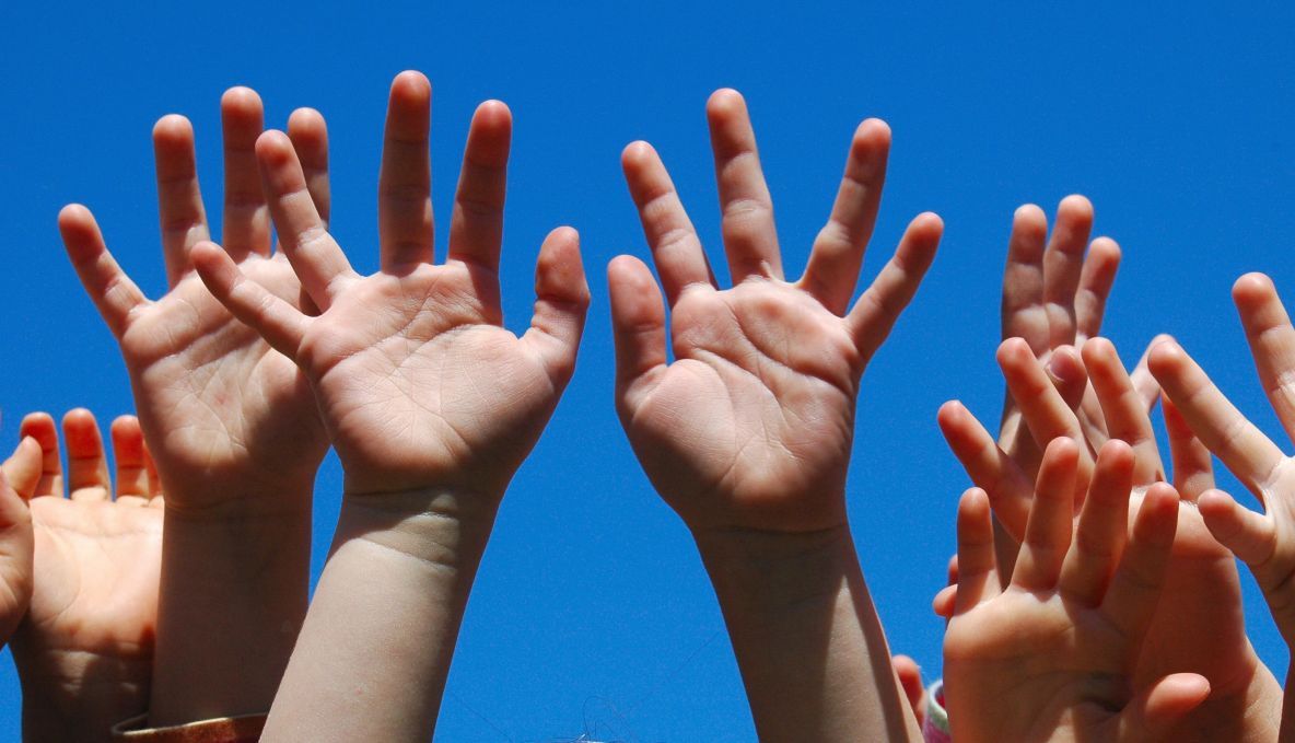 Patru case de tip familial şi două centre de recuperare pentru copii cu dizabilităţi