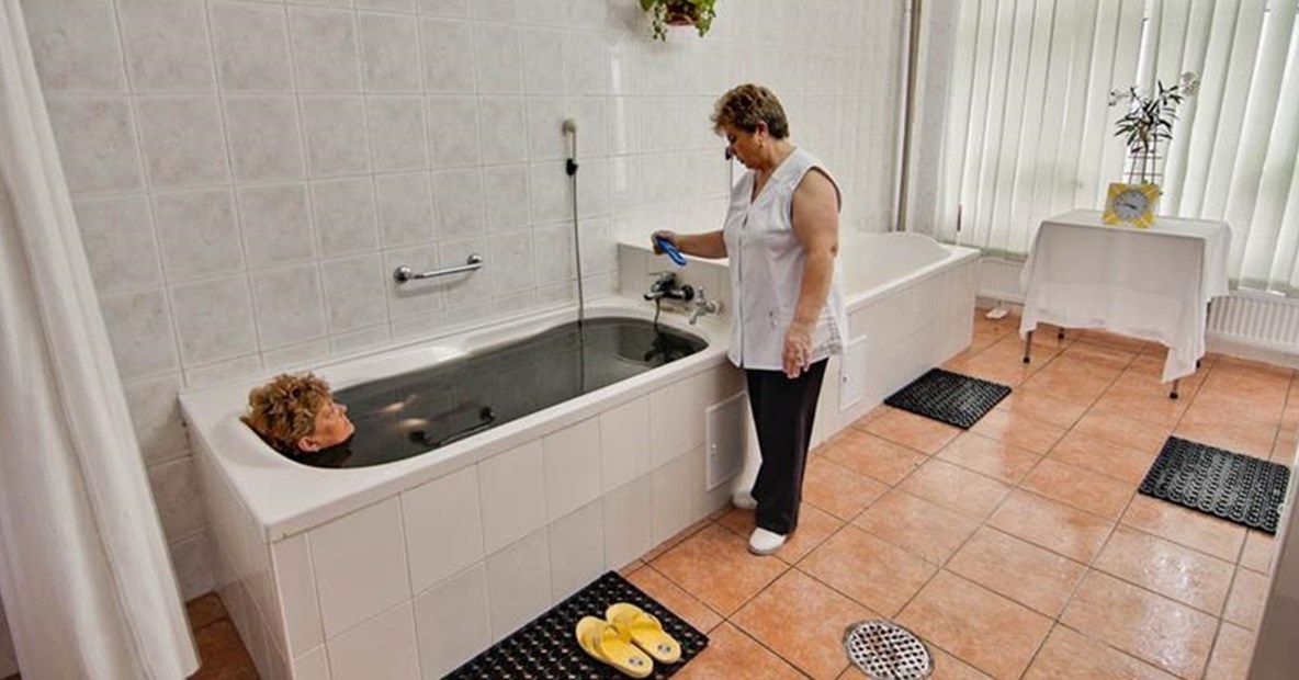 Trei bilete de tratament ( două la Moneasa, unul la Amara), disponibile la Casa de Pensii Neamț.