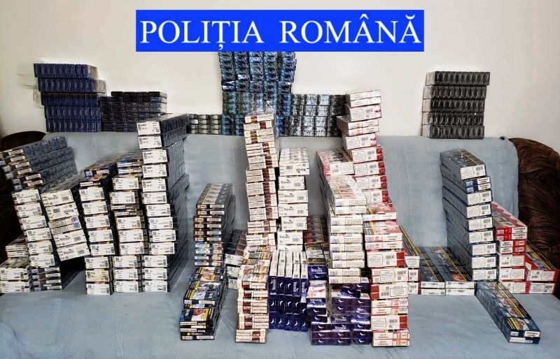 Percheziții în Neamț. 47.000 de ţigarete şi peste 360 de pachete de cafea confiscate (FOTO)