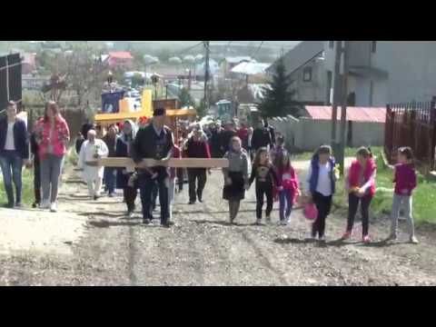 Drumul Crucii refăcut în Vinerea Mare la Piatra-Neamț (VIDEO)