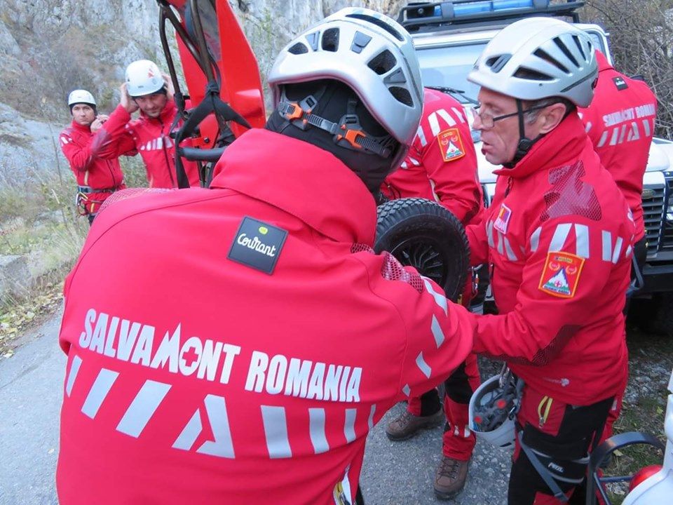 24 de copii blocaţi în zona cascadei Duruitoarea din județul Neamț