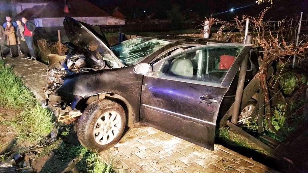 Trei victime după ce un șofer a adormit la volan (FOTO)