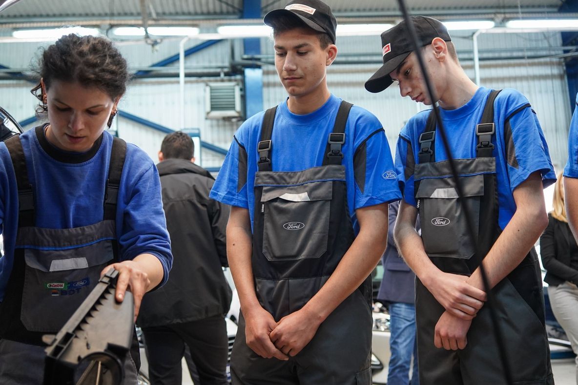 16 premii și mențiuni la Olimpiada la disciplinele din aria curriculară Tehnologii și la Concursului pe meserii, etapa națională, 2019