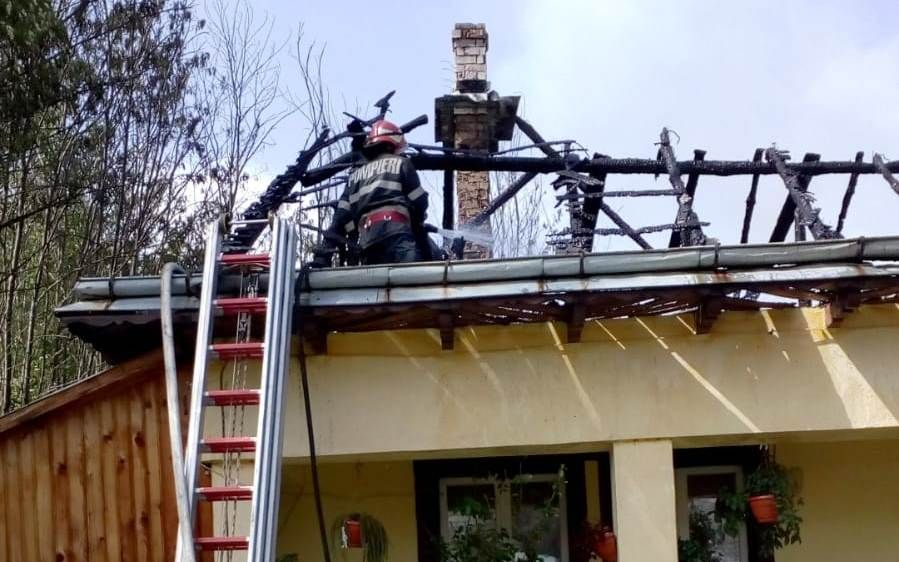 Incendiu la o gospodărie din Târgu-Neamț (FOTO)