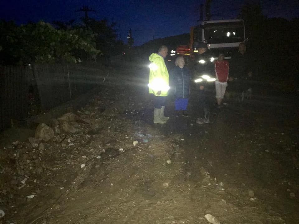 Potop în Neamț. Cinci localități afectate de inundații (FOTO)