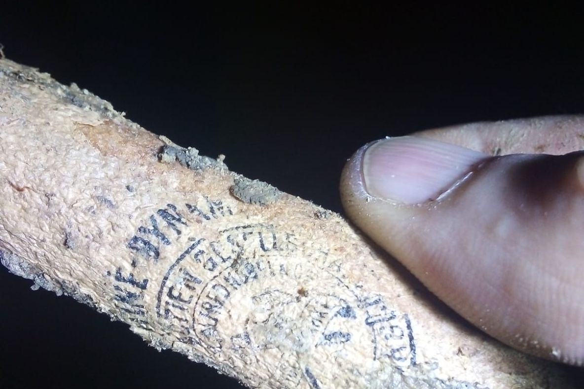 Dinamită din Al Doilea Război Mondial, păzită de jandarmi în Ștefan cel Mare-Hanul de la Șerbești (FOTO)