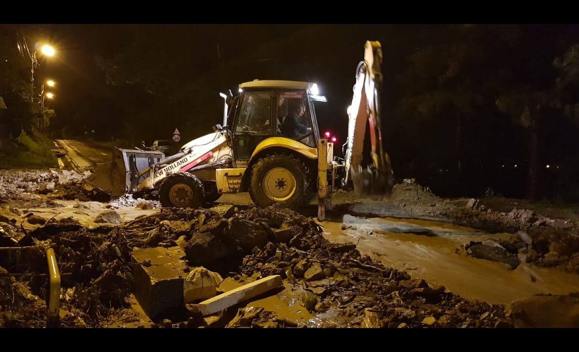 POTOP la Piatra-Neamț! Mai mulți locuitori, evacuați din calea apelor (FOTO-VIDEO)