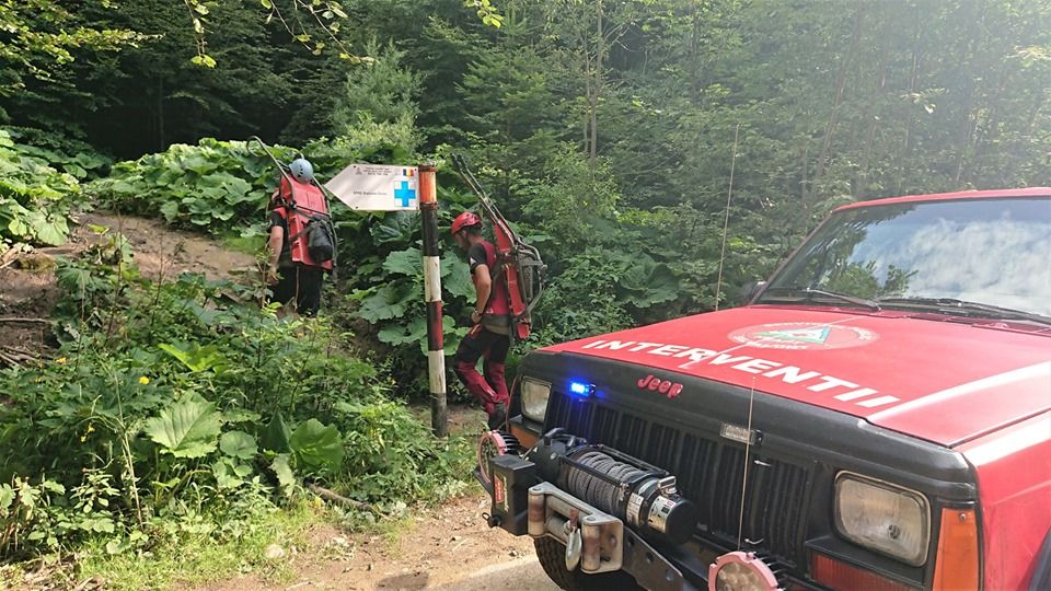 Zi de foc pentru salvamontiștii din Neamț: trei intervenții într-o singură oră (FOTO)