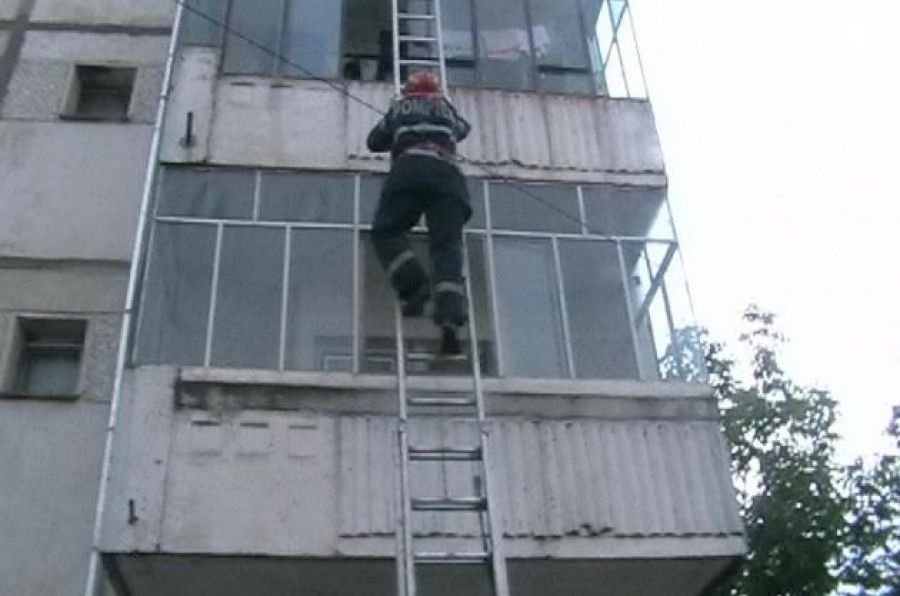 Bărbat din Piatra-Neamț, găsit fără suflare în interiorul locuinței