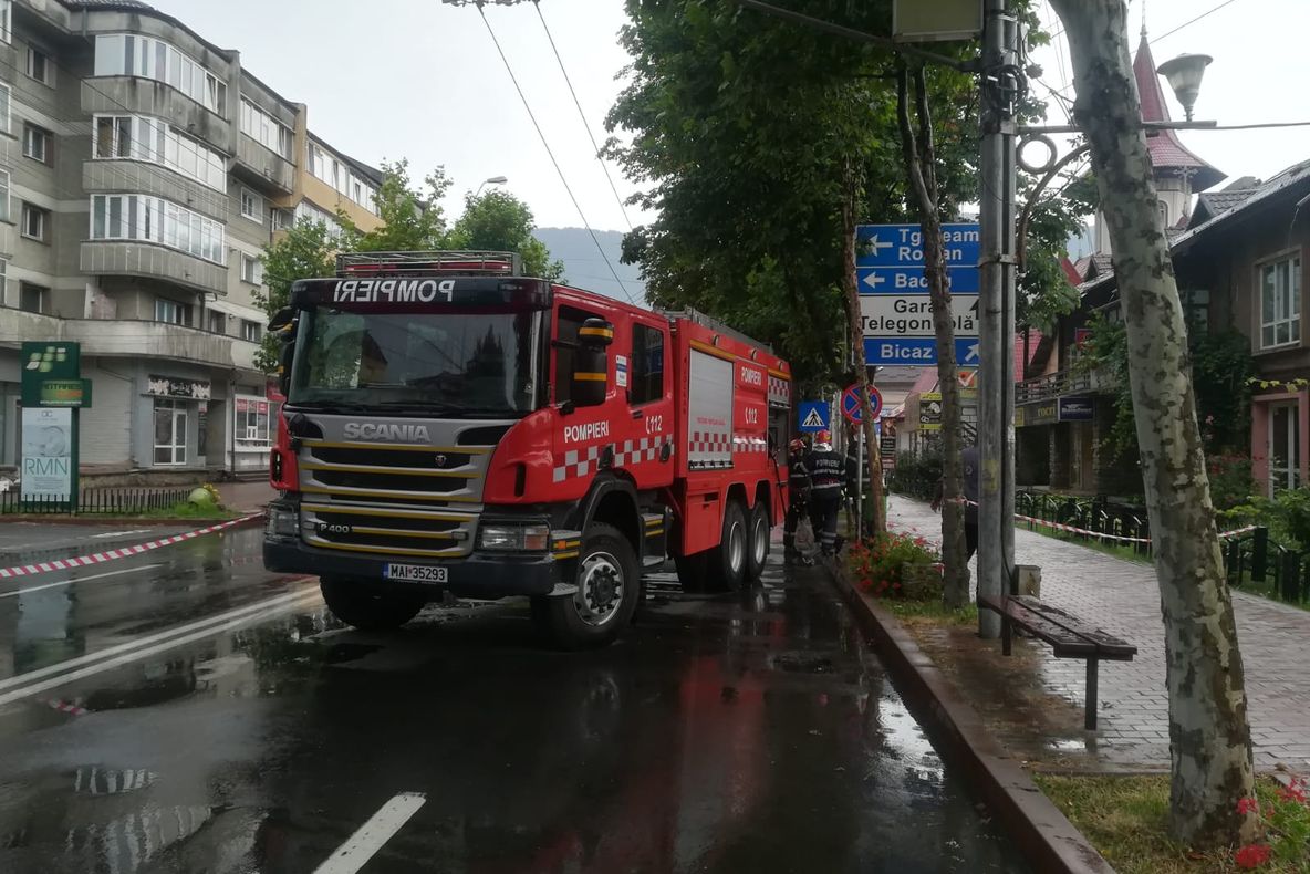 Geanta suspectă din Piatra-Neamț conținea pantofi, apă și alimente (FOTO)