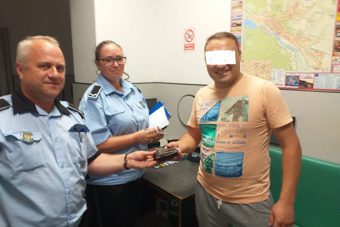 Portofel plin cu bani și acte, înapoiat proprietarului