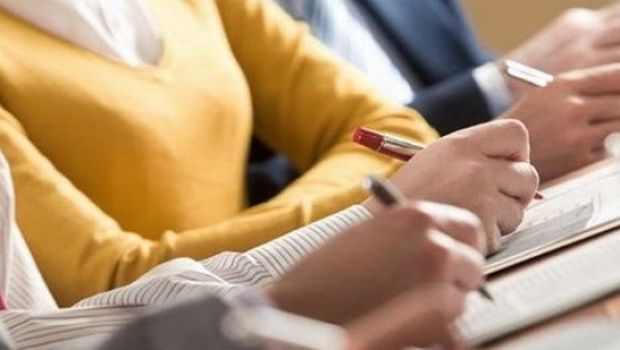 Trei profesori au obținut ZECE la titularizare. La polul opus, 15 profesori au obținut note sub TREI