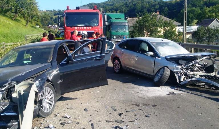 Nemțean implicat într-un accident rutier cu patru victime (FOTO)