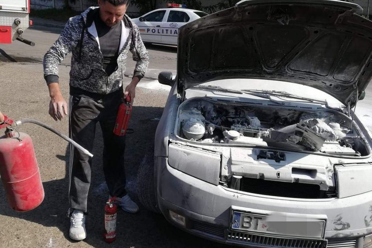 Și-a incendiat autoturismul în curte