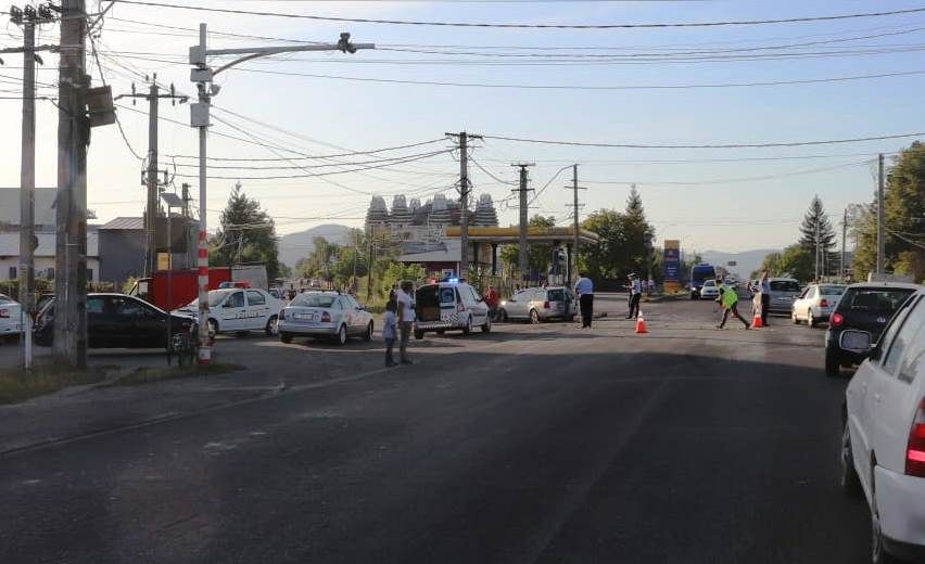 Femeie rănită într-un accident la Roznov (FOTO)