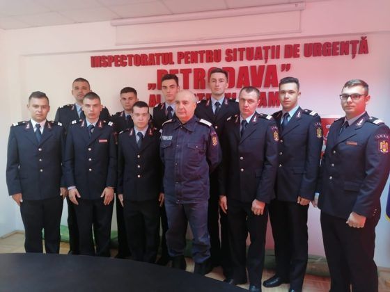 Zece tineri absolvenți, în rândul pompierilor nemțeni