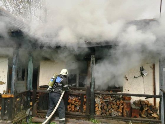 Chilie, distrusă de o candelă lăsată nesupravegheată (FOTO)