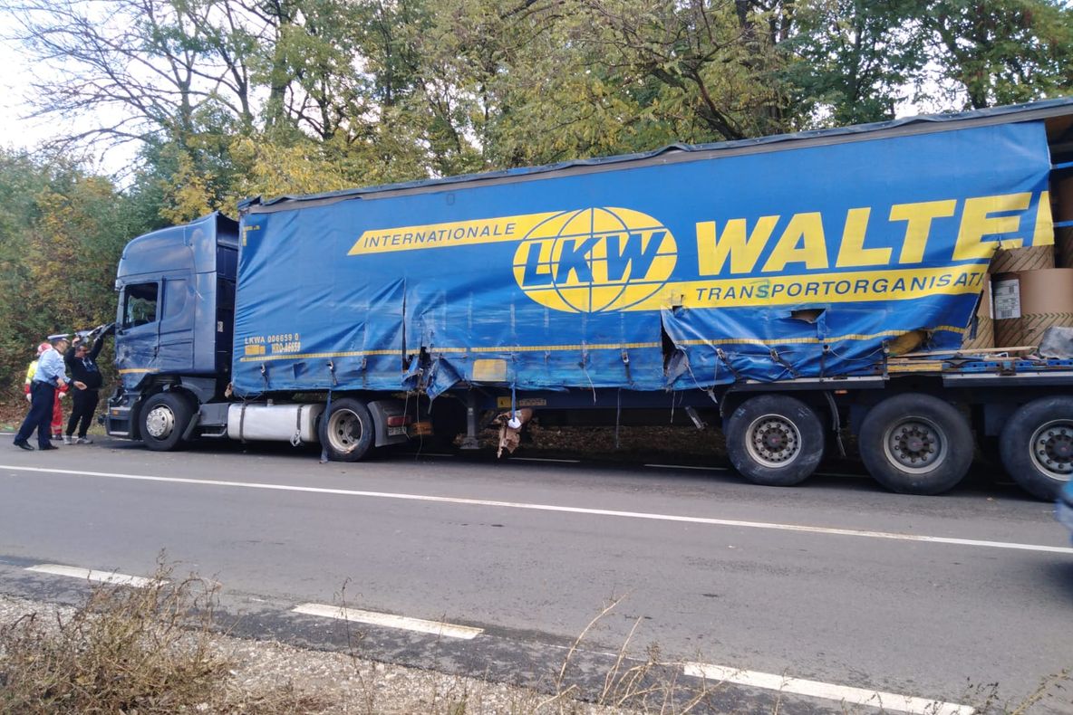 Un șofer din Neamț a accidentat, mortal, cu TIR-ul, o femeie la Onești