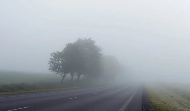 Cod galben de ceață în Neamț. Vezi cum va fi vremea