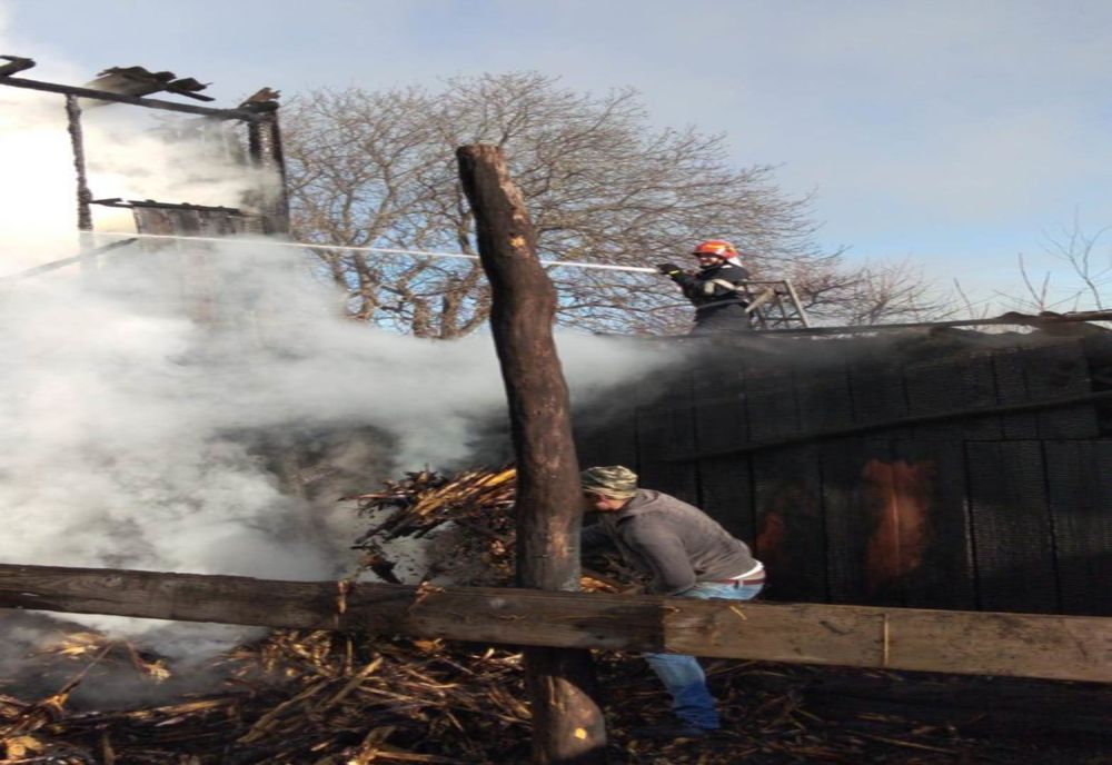 Incendiu pornit de la afumătoare (FOTO)