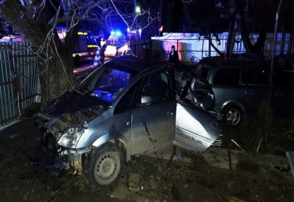 Cinci persoane rănite în urma unui accident rutier (FOTO)