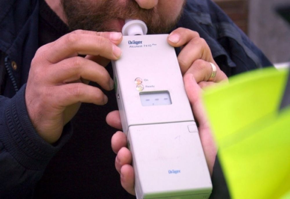 A băut bine și a ieșit la plimbare cu mașina. Acum are dosar penal