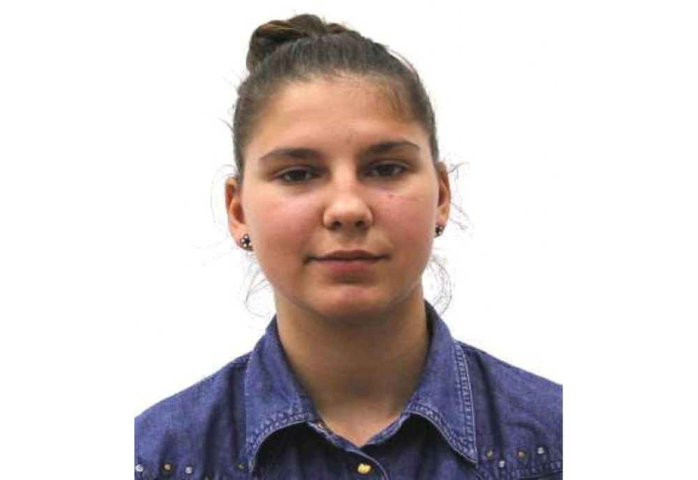 A plecat azi dimineață la școală și nu s-a mai întors. Dacă o vedeți, sunați la poliție