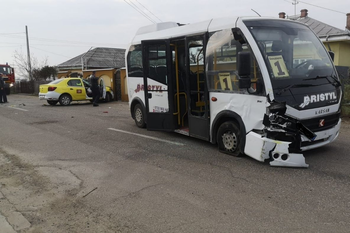 Accident cu trei victime în Roman