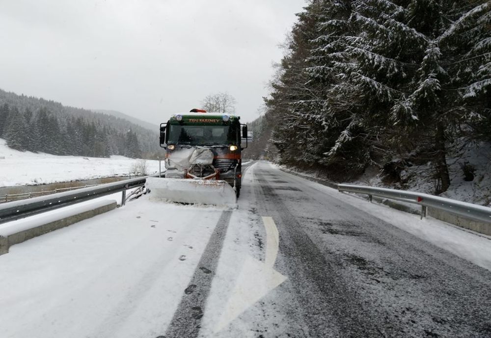 Lapoviță, burniță și ninsori în Moldova. Cum se circulă pe drumurile naționale din Moldova