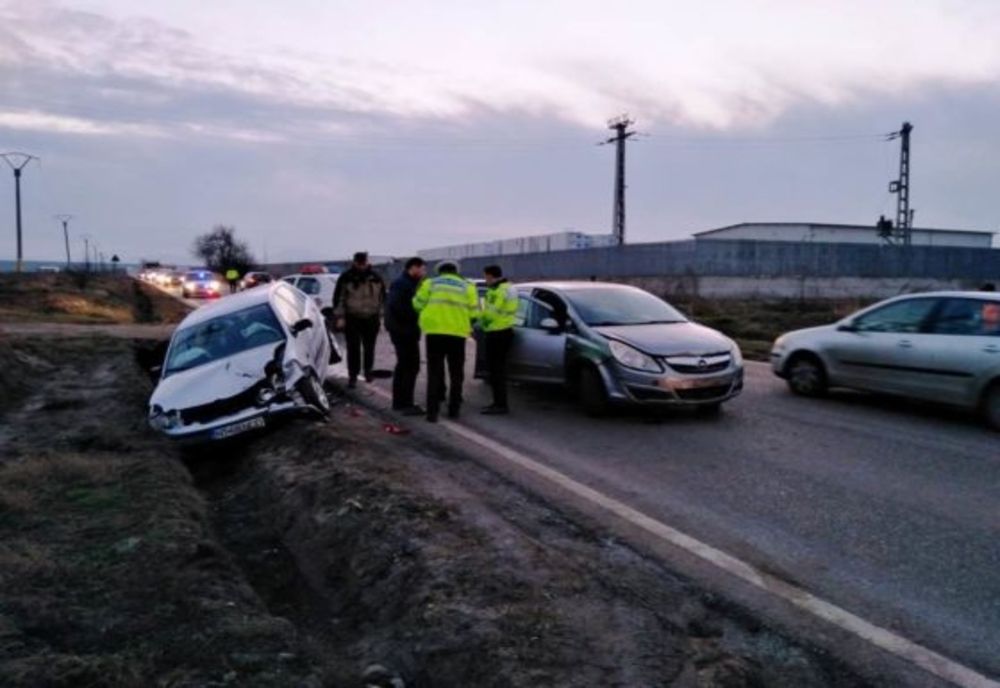 Nu a păstrat distanța corespunzătoare și a provocat un accident