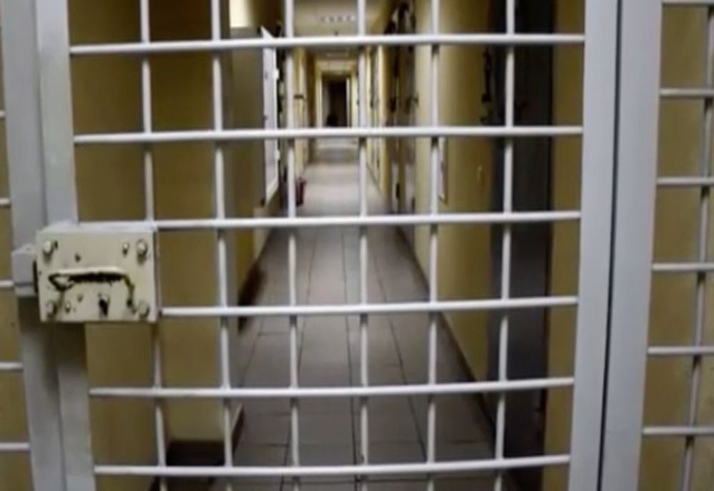 O femeie a fost reținută pentru că a dat foc la o anexă a bisericii din Bălțătești