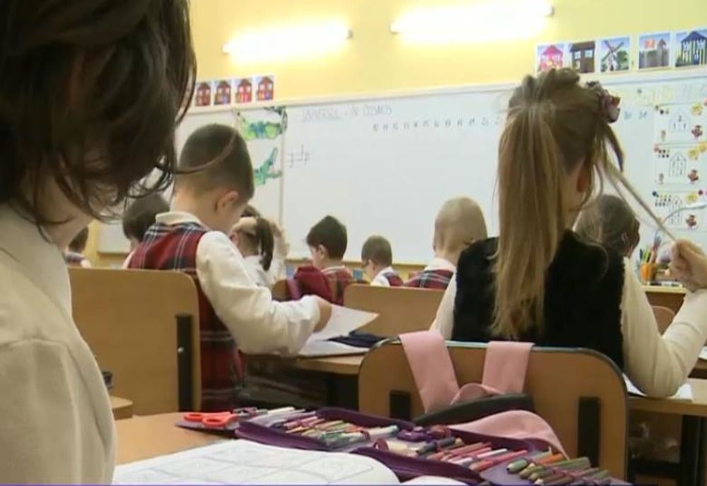 MEN: Cursurile ar urma să fie reluate în iunie. BAC-ul și Evaluarea Națională, susținute în iulie