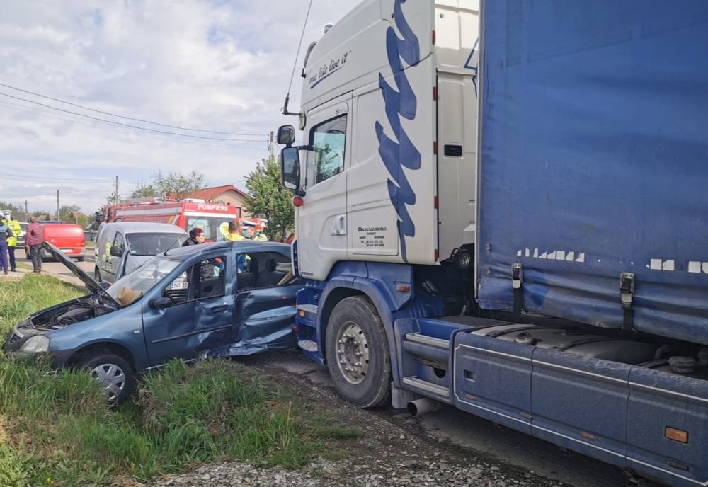 Accident cu victimă încarcerată la Girov (FOTO)
