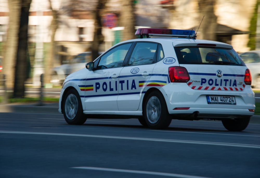 Un an și trei luni de închisoare pentru că a fugit de polițiști