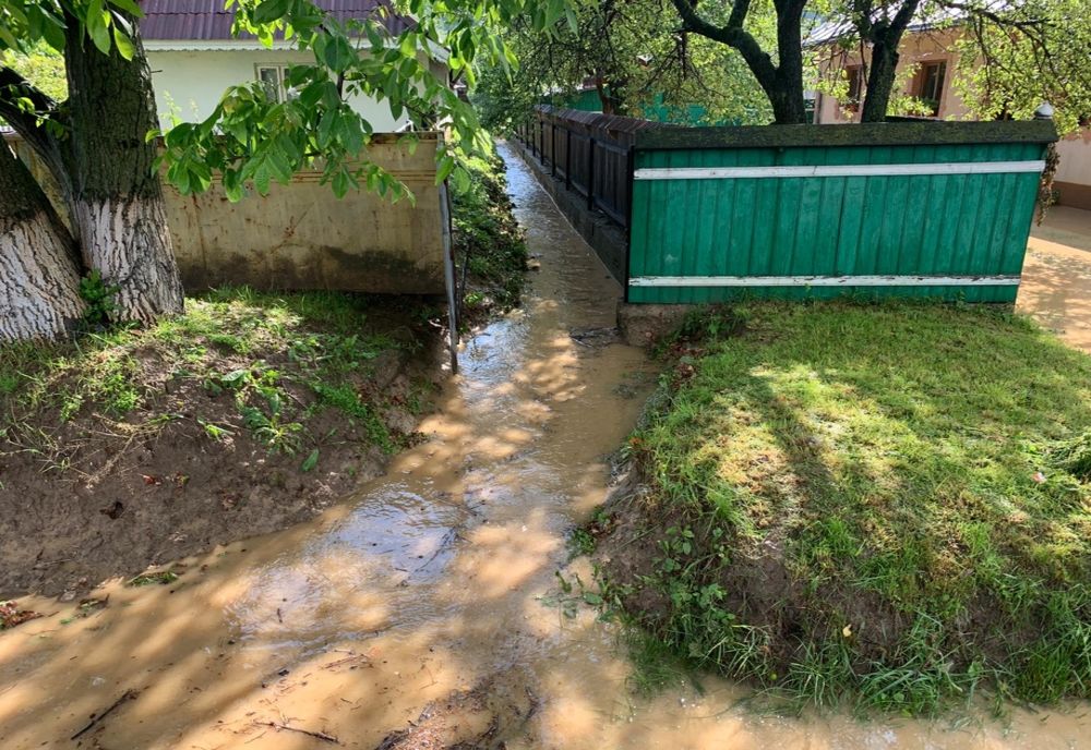 Pagubele furtunii de ieri (FOTO)