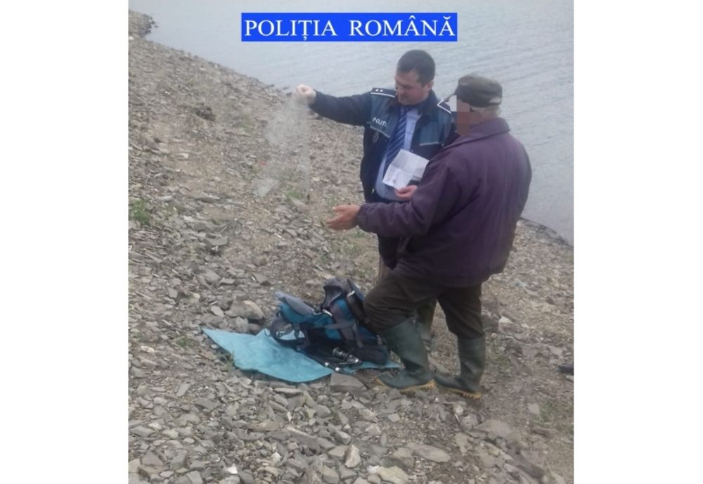 Razii ale poliţiştilor pentru reducerea braconajului piscicol, soldate cu amenzi de peste 31.000 de lei (FOTO)