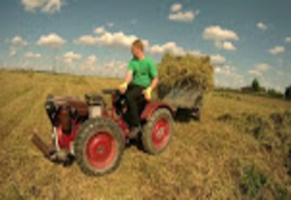 Tragedia unei mame: și-a văzut copilul ucis de tractorul pe care-l conducea chiar ea