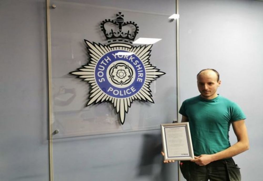 Nemțean, erou la 25 de ani în Anglia. A salvat viața unei femei care dorea să sară de pe un pod (FOTO)