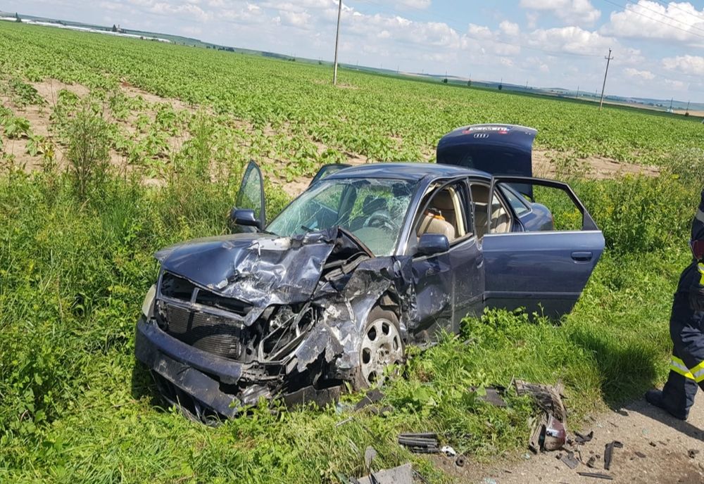 Accident cu victime multiple în Neamț. 5 persoane au ajuns la spital (FOTO)