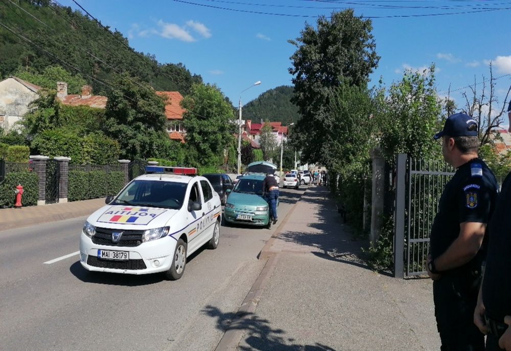 Circulația rutieră oprită pe strada Ștefan cel Mare, din cauza unui accident - FOTO&VIDEO