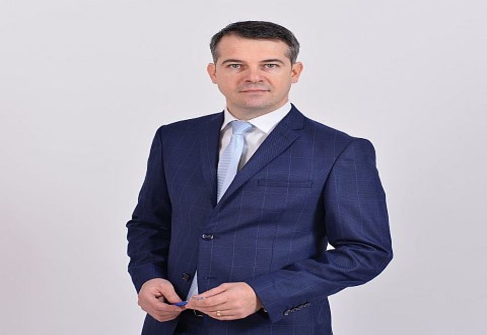 Cătălin Drăgușanu: ”Material didactic pentru candidați! Succes!”