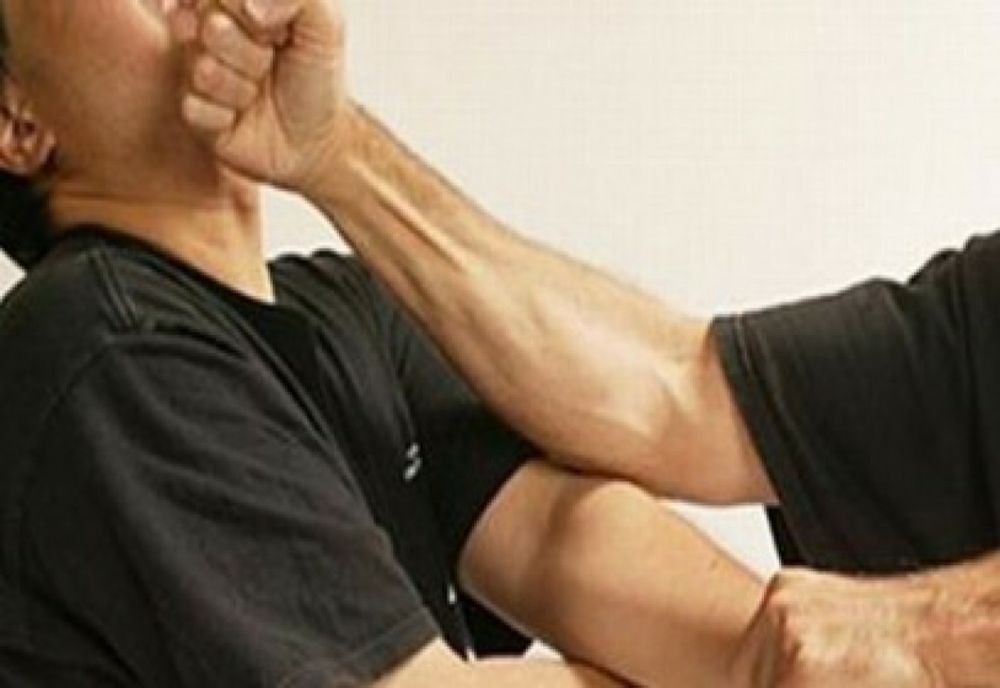 Bătaie pe o terasă din Săvinești!