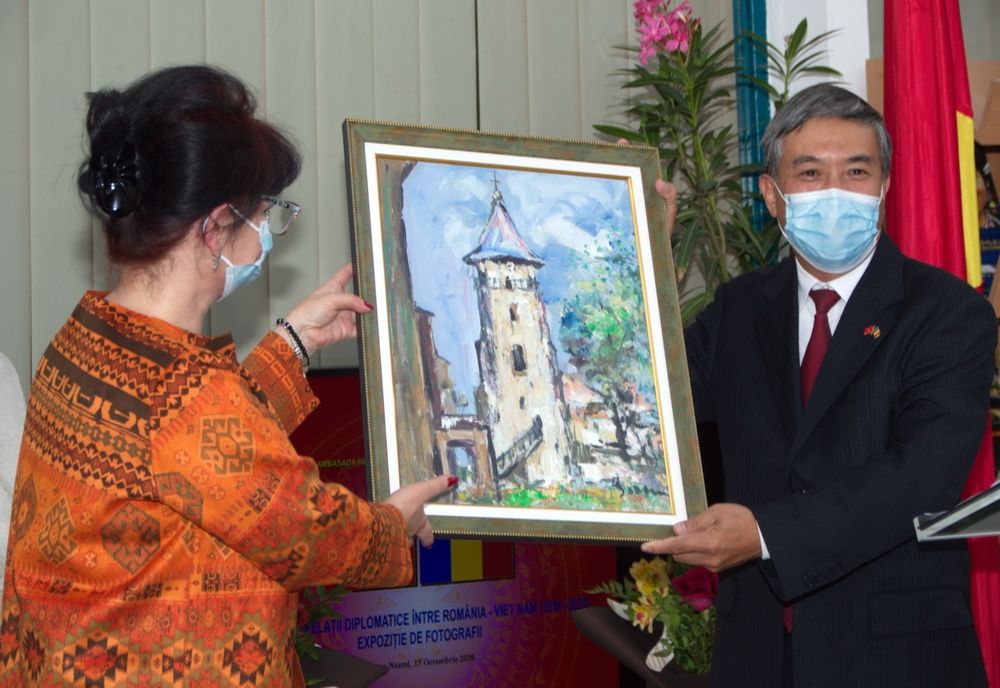 Ambasadorul Vietnamului a vizitat Biblioteca Județeană