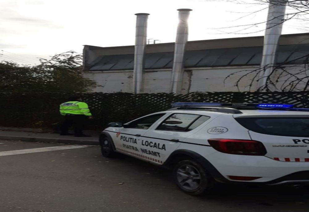 Depistat de polițiștii locali la volan deși nu mai avea permis de 5 ani, a fugit și s-a ascuns într-o groapă