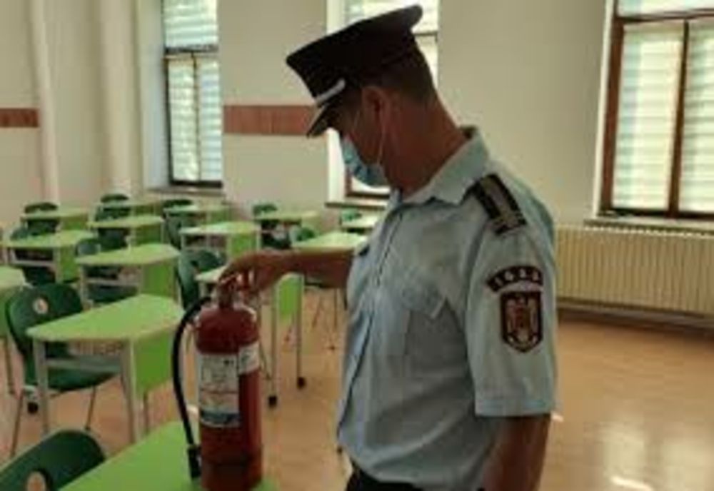 Opt școli din Neamț nu au autorizație de securitate la incendiu