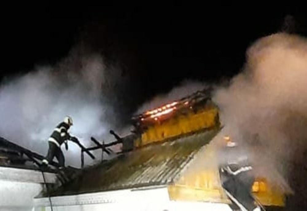 Incendiu la o casă de adunare a unui cult religios (FOTO)