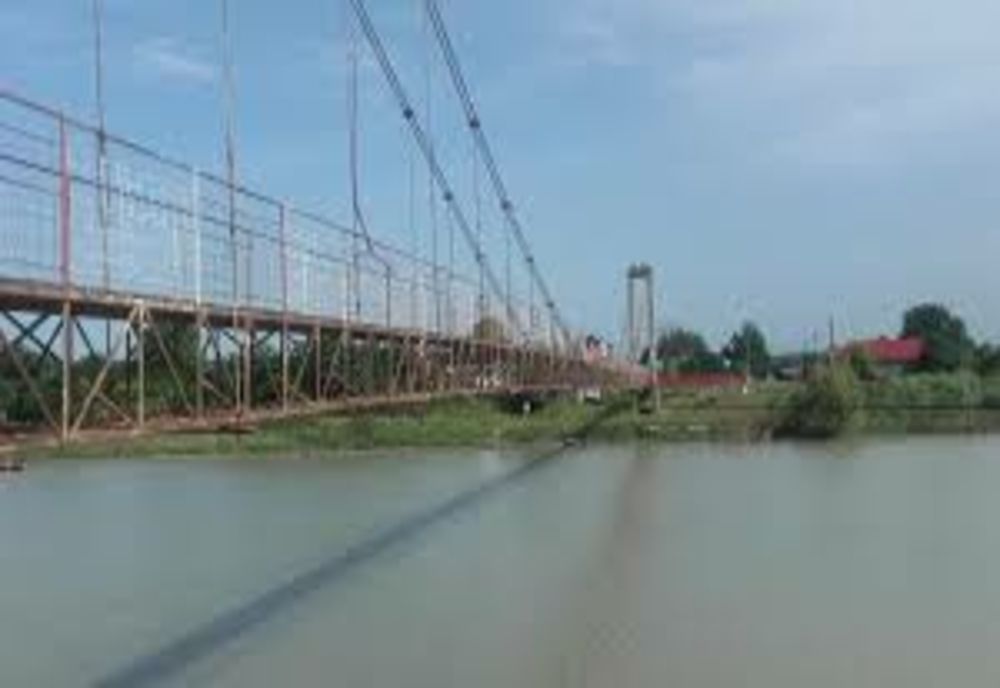 A încercat să se sinucidă de pe podul de peste râul Moldova