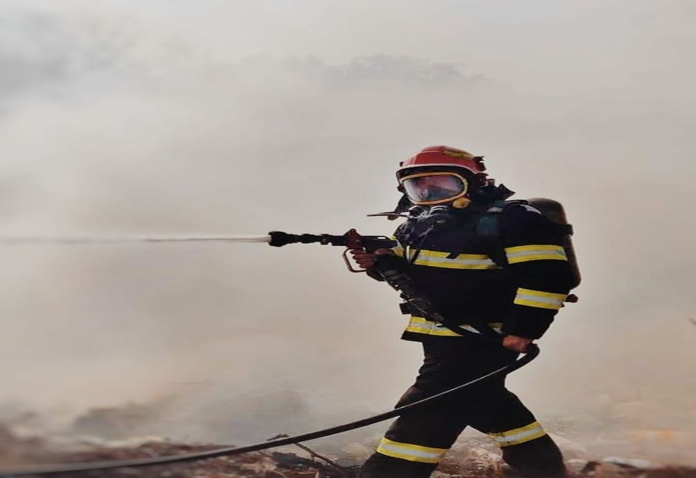 Incendiu de vegetatie uscată în localitatea Straja 